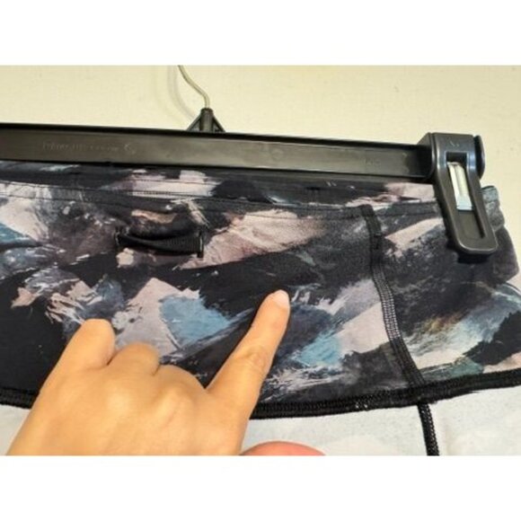 Lululemon Camouflage Leggings Black/Bluish/Gray Size 6 - Picture 13 of 16